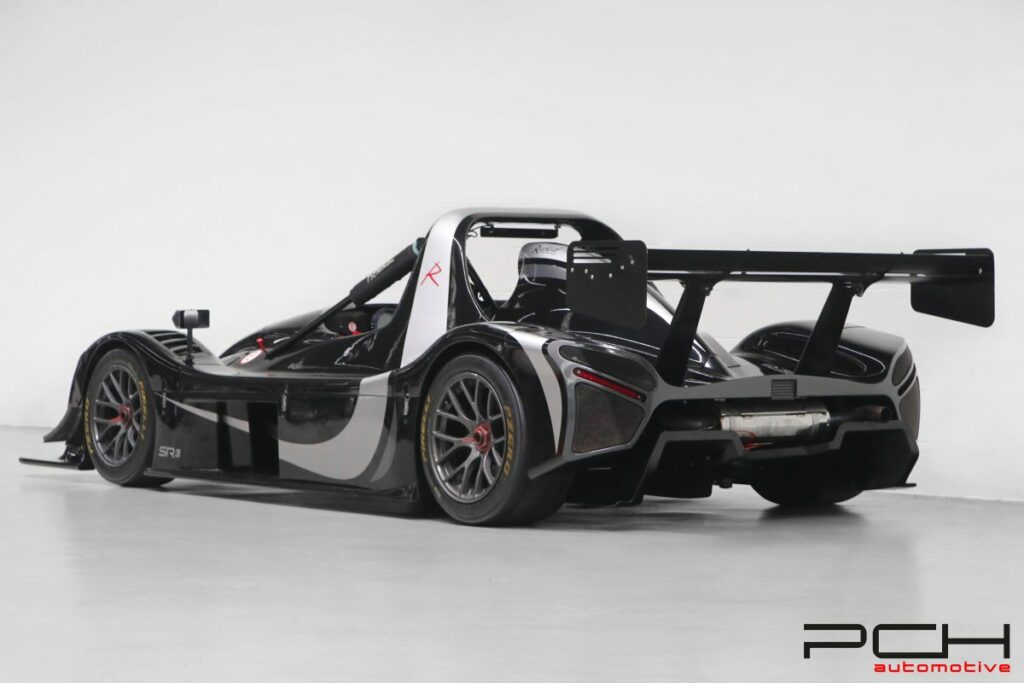 Radical SR3 RSX vue arrière trois quarts — aileron et diffuseur aérodynamique